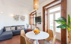 Rossio Vintage Two-Bedroom Apartment - By Lu Holidays